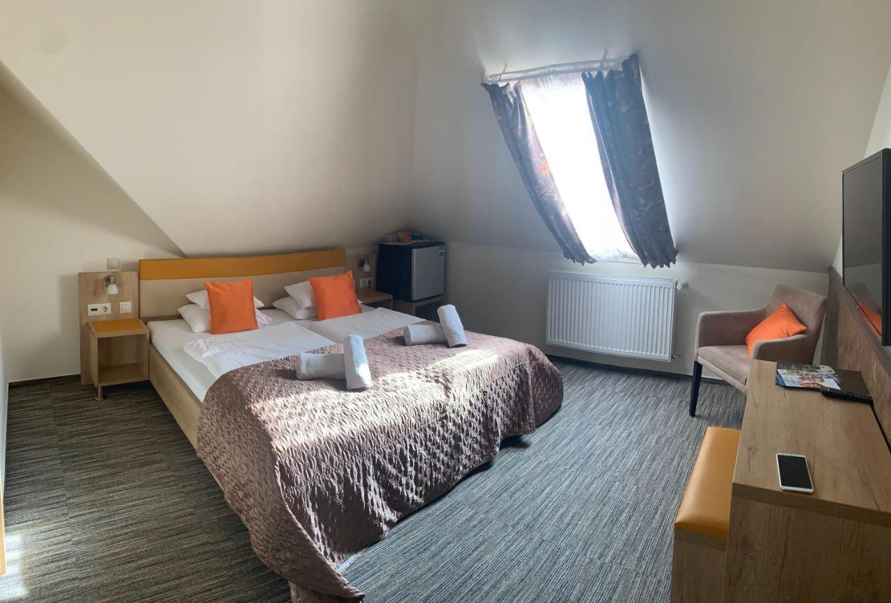 Hotel Dolce Vita Balatonkenese Eksteriør billede