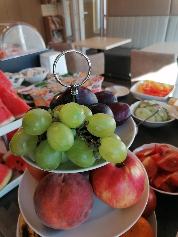 Hotel Dolce Vita Balatonkenese Eksteriør billede