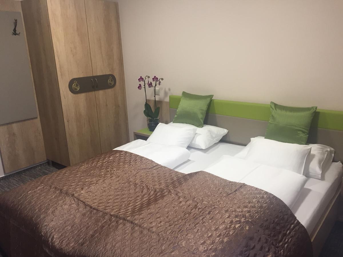 Hotel Dolce Vita Balatonkenese Eksteriør billede